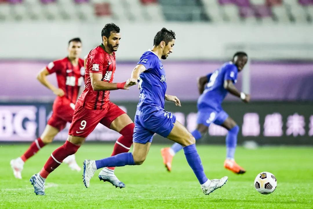 بث مباشر لمباراة ليفربول وتوتنهام اليوممواجهة نارية في الدوري الإنجليزي